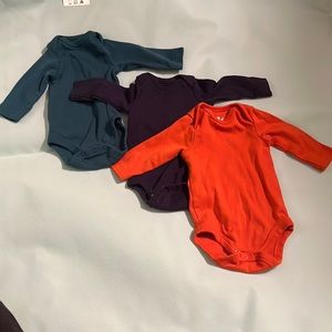 3 Newborn Primary long sleeve onsies bundle